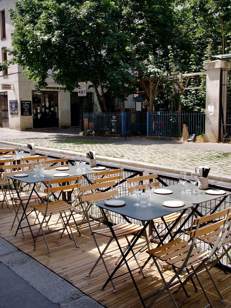 Le Siffleur de Ballons, Paris — from the isitfunky map